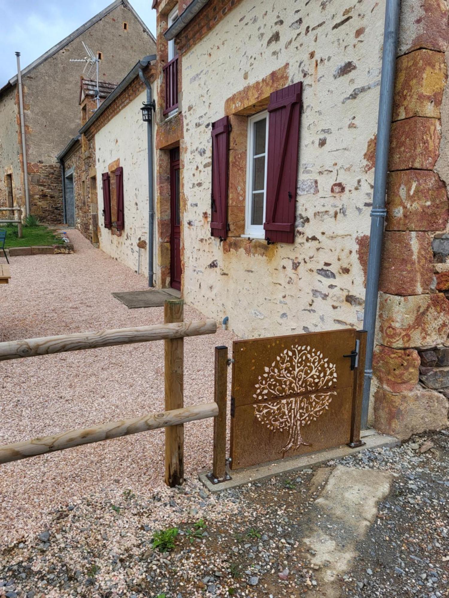 Gite Au Centre De La France Vesdun ภายนอก รูปภาพ
